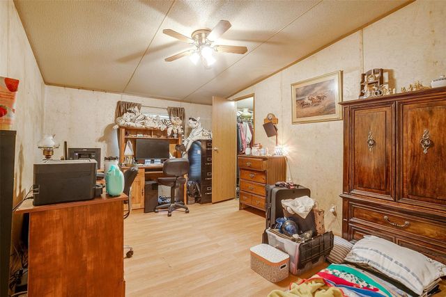105 Lone Hill Court, Springtown, TX 76082