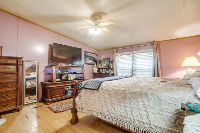 105 Lone Hill Court, Springtown, TX 76082
