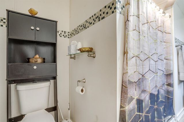 105 Lone Hill Court, Springtown, TX 76082