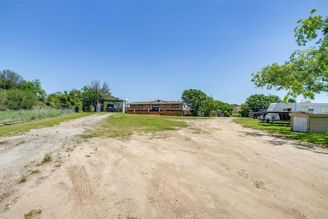 105 Lone Hill Court, Springtown, TX 76082