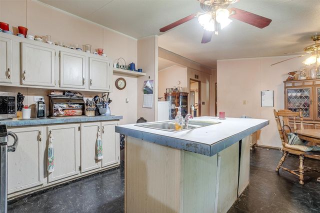 105 Lone Hill Court, Springtown, TX 76082