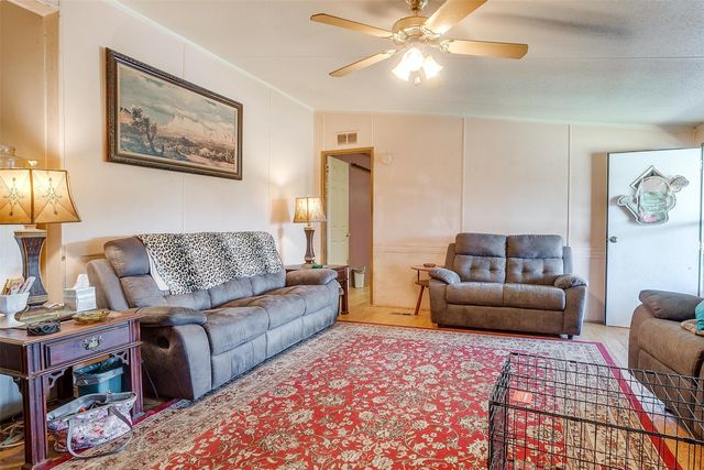 105 Lone Hill Court, Springtown, TX 76082