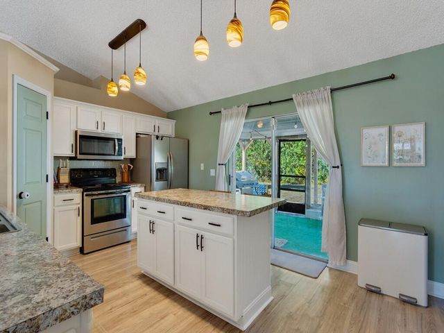 1171 Larkspur Street SE, Palm Bay, FL 32909