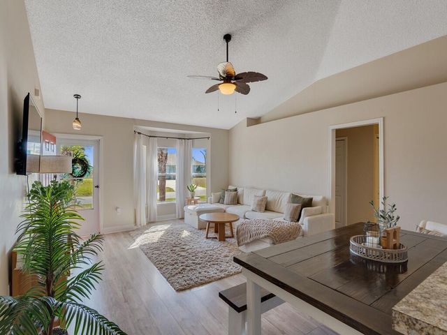 1171 Larkspur Street SE, Palm Bay, FL 32909