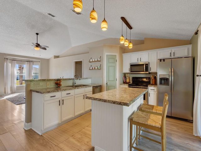 1171 Larkspur Street SE, Palm Bay, FL 32909