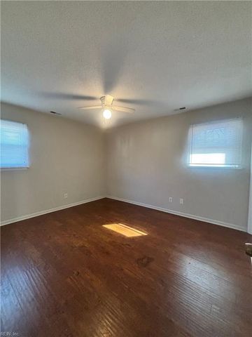 3403 Port Chambers CT, Chesapeake, VA 23321