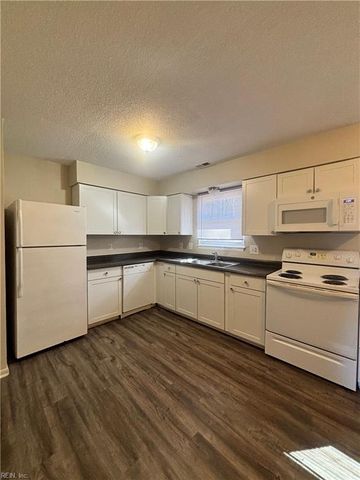 3403 Port Chambers CT, Chesapeake, VA 23321