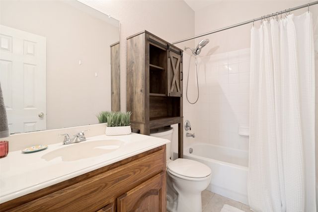 2740 Beacon Hill Drive, Rockwall, TX 75087