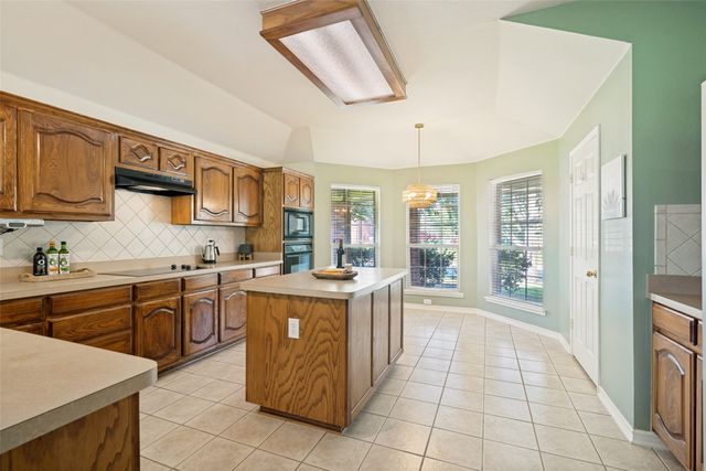 2740 Beacon Hill Drive, Rockwall, TX 75087