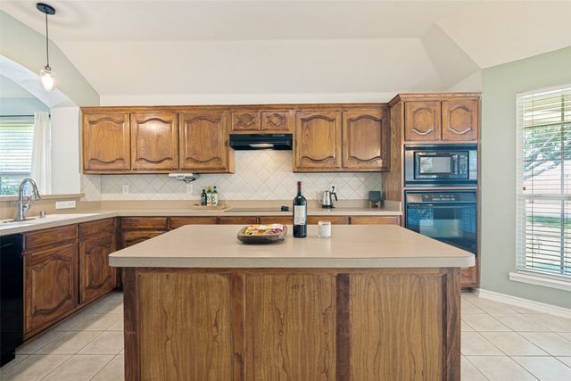 2740 Beacon Hill Drive, Rockwall, TX 75087