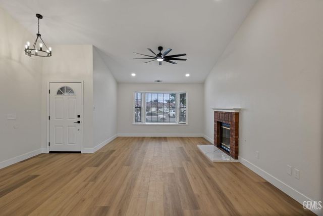 6903 Vanilla Court, Bakersfield, CA 93313