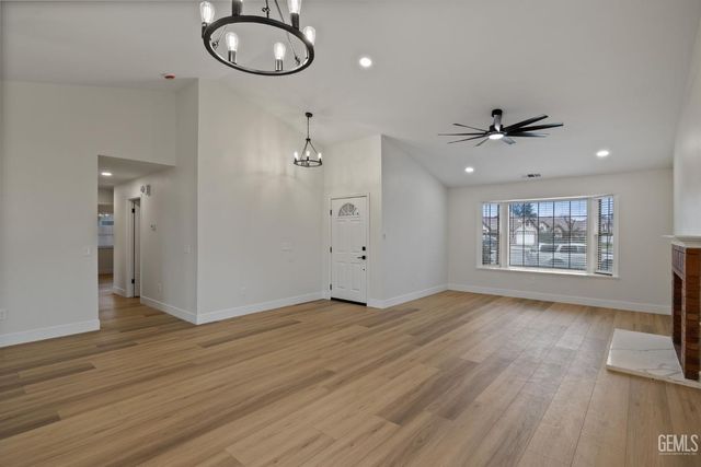 6903 Vanilla Court, Bakersfield, CA 93313