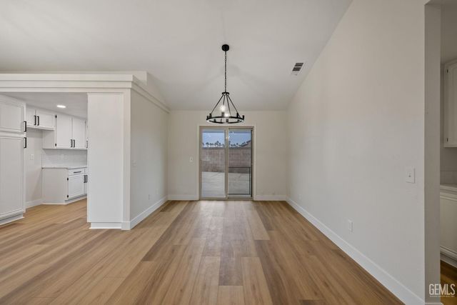 6903 Vanilla Court, Bakersfield, CA 93313