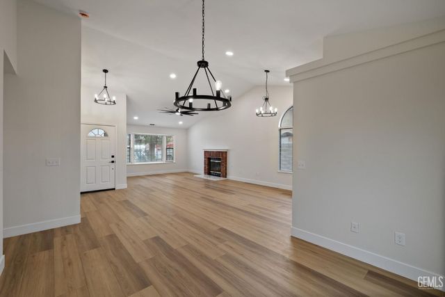 6903 Vanilla Court, Bakersfield, CA 93313