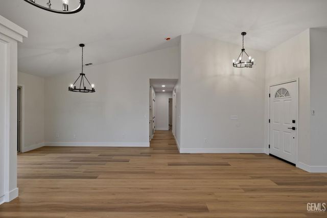 6903 Vanilla Court, Bakersfield, CA 93313