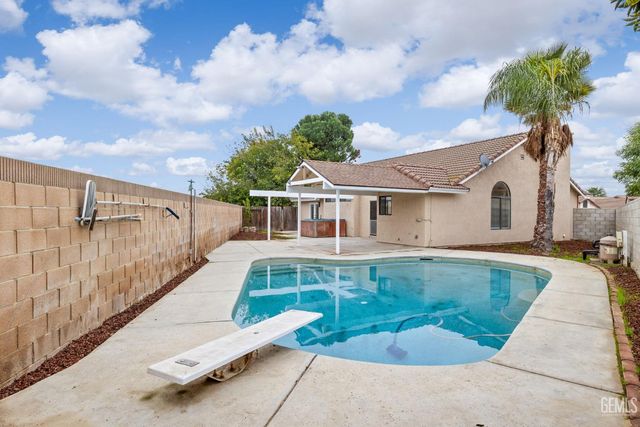 6903 Vanilla Court, Bakersfield, CA 93313