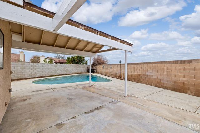 6903 Vanilla Court, Bakersfield, CA 93313