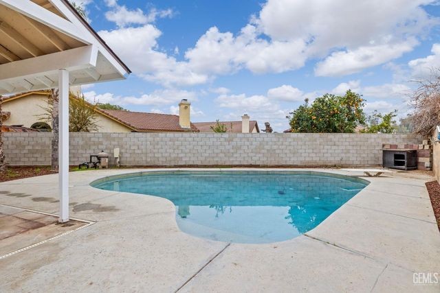 6903 Vanilla Court, Bakersfield, CA 93313