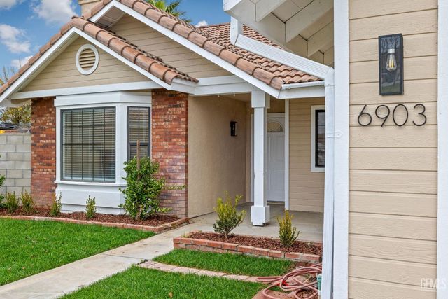 6903 Vanilla Court, Bakersfield, CA 93313