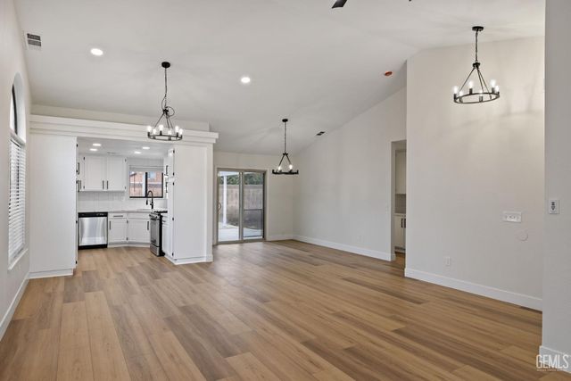 6903 Vanilla Court, Bakersfield, CA 93313