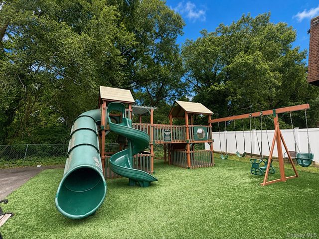 348 Central Park Avenue C5, Scarsdale, NY 10583
