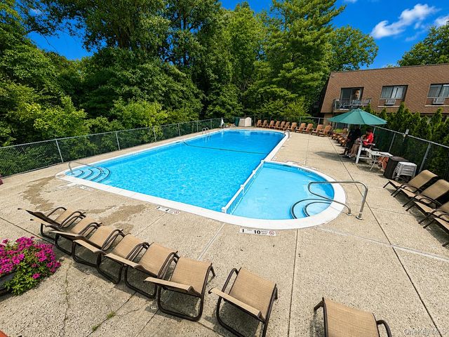 348 Central Park Avenue C5, Scarsdale, NY 10583