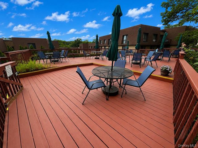 348 Central Park Avenue C5, Scarsdale, NY 10583