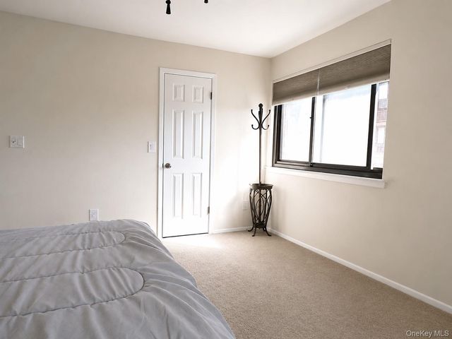 348 Central Park Avenue C5, Scarsdale, NY 10583