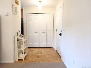 348 Central Park Avenue C5, Scarsdale, NY 10583