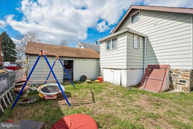 106 S 3RD AVE, Essington, PA 19029