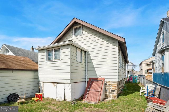 106 S 3RD AVE, Essington, PA 19029