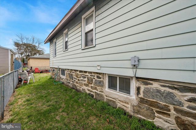 106 S 3RD AVE, Essington, PA 19029