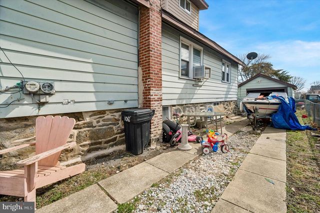 106 S 3RD AVE, Essington, PA 19029