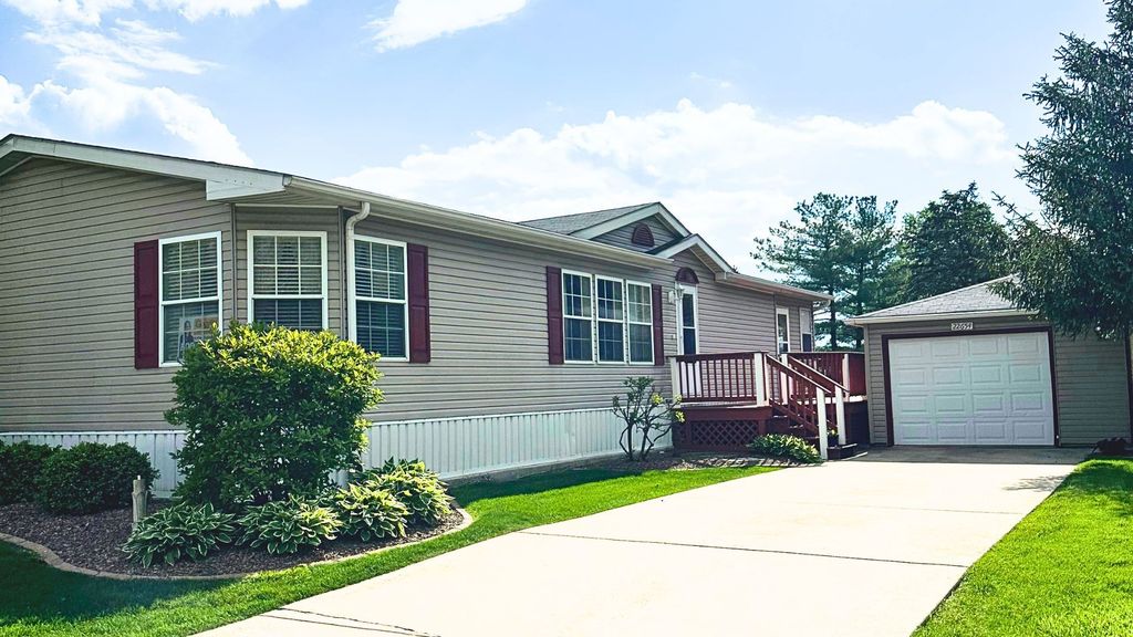 22654 Foxfire Drive, Frankfort, IL 60423