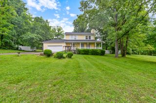 324 Beechwood Dr, Burns, TN 37029