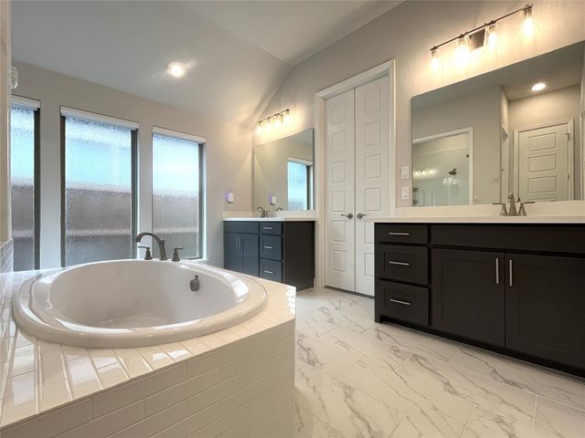 2834 Midlake Drive, Midlothian, TX 76065