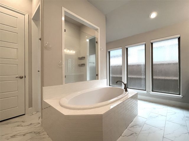 2834 Midlake Drive, Midlothian, TX 76065