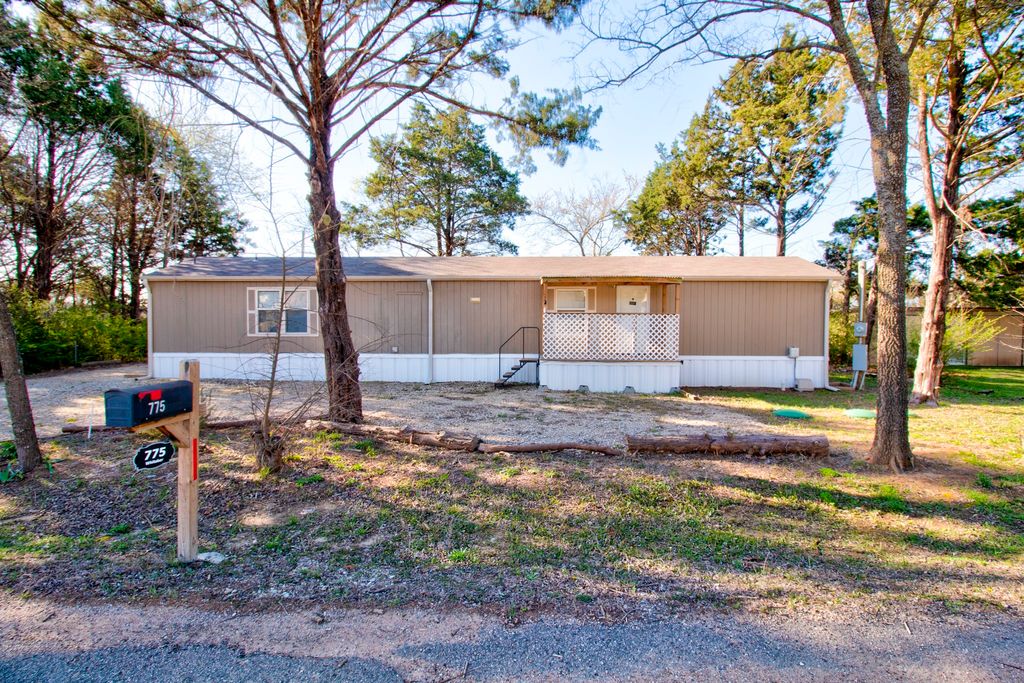 775 Whitaker Circle, Gordonville, TX 76245