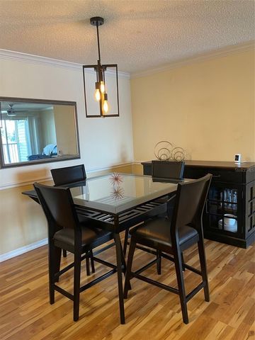 1909 SUMMER CLUB DRIVE 211, Oviedo, FL 32765