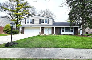 2313 Greenwood Road, Glenview, IL 60026
