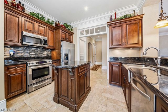39487 Tudor Drive, Willoughby, OH 44094