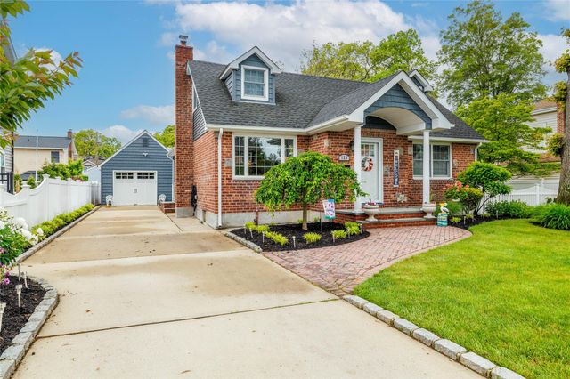125 Frederick, Merrick, NY 11566