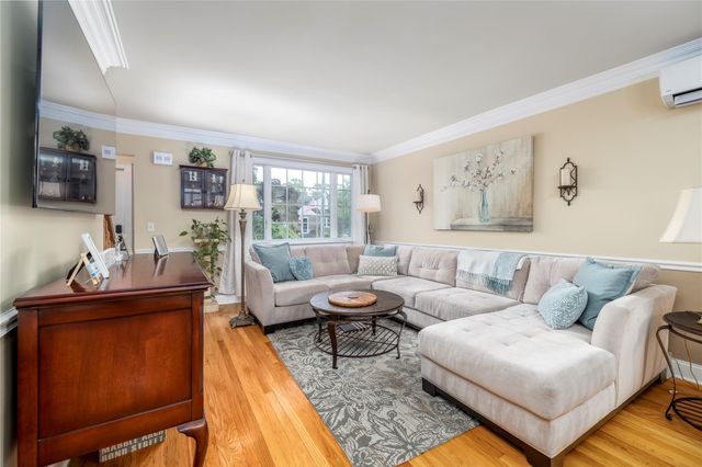 125 Frederick, Merrick, NY 11566