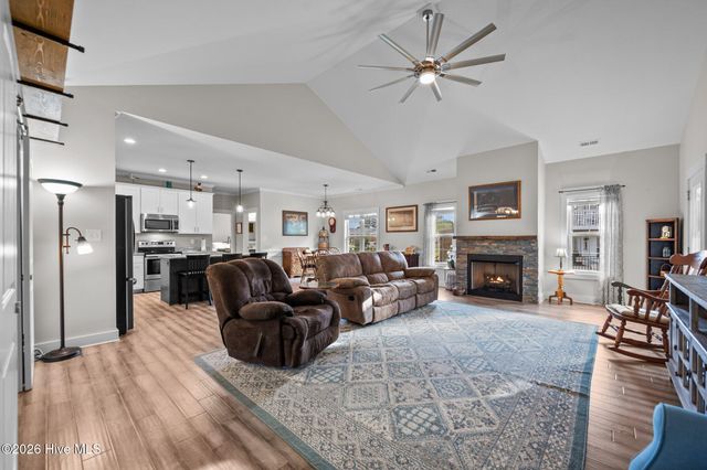 442 Crows Nest Lane, Sneads Ferry, NC 28460