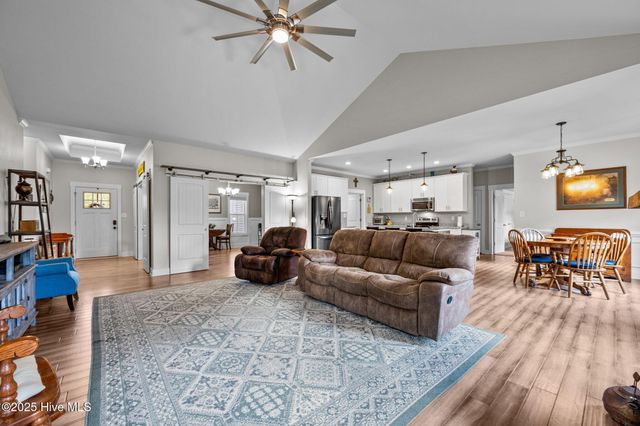 442 Crows Nest Lane, Sneads Ferry, NC 28460