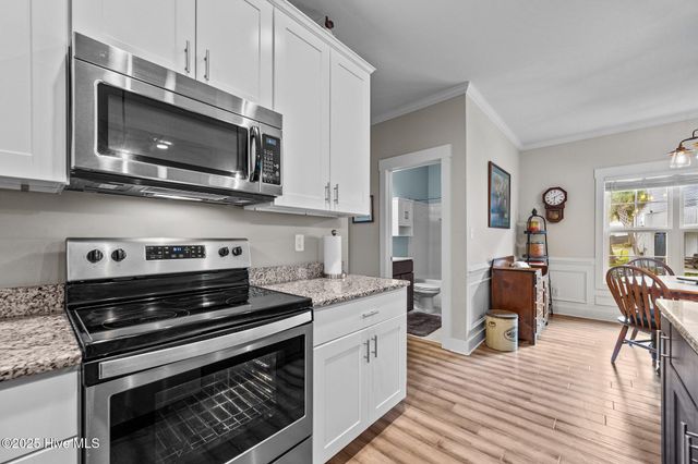 442 Crows Nest Lane, Sneads Ferry, NC 28460