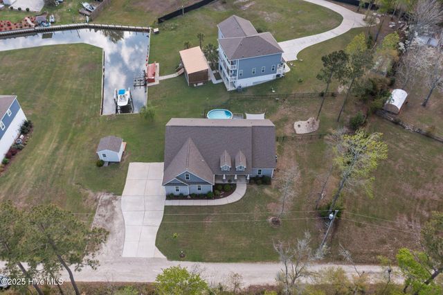 442 Crows Nest Lane, Sneads Ferry, NC 28460