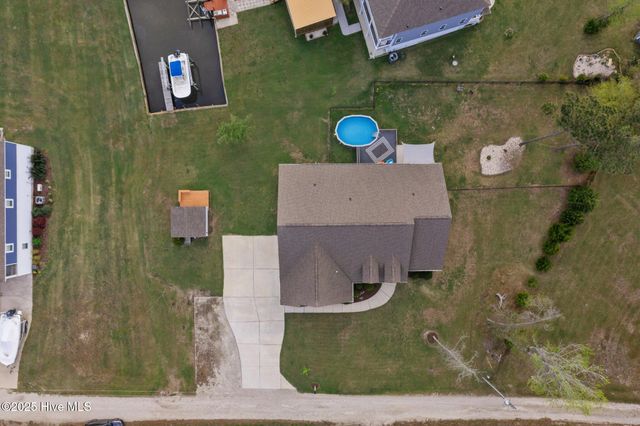 442 Crows Nest Lane, Sneads Ferry, NC 28460