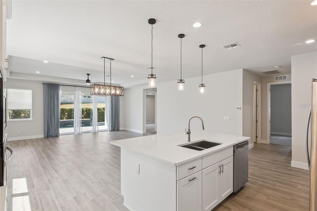 Image 8 of property listing at 2682 PARK RIDGE STREET, Apopka, FL 32712