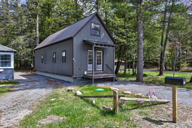 85 Hunt Lake Road, Corinth, NY 12822